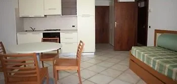 Solone אשאה